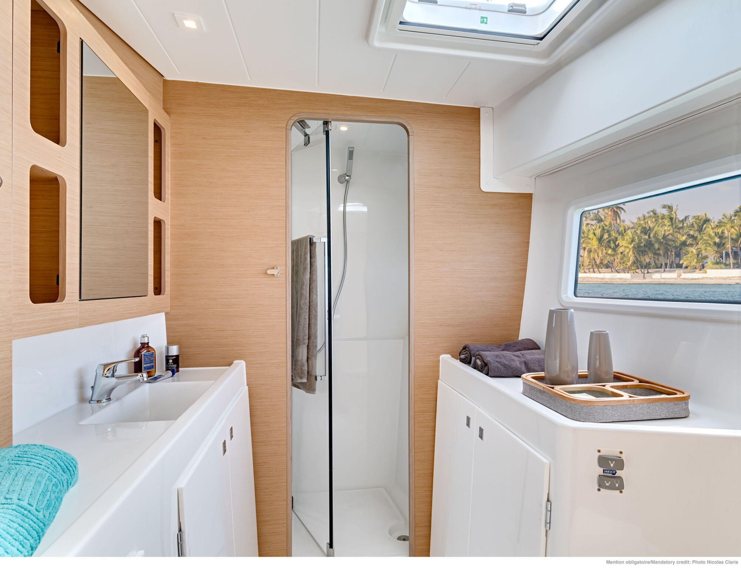 Photo #12 - Lagoon 42 (SKYLIGHT) in Trogir - 6973