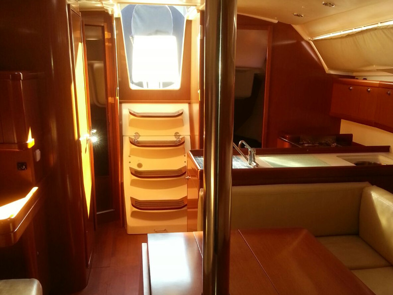 Photo #4 - Oceanis 37 (Romantica) in Salivoli - 6675