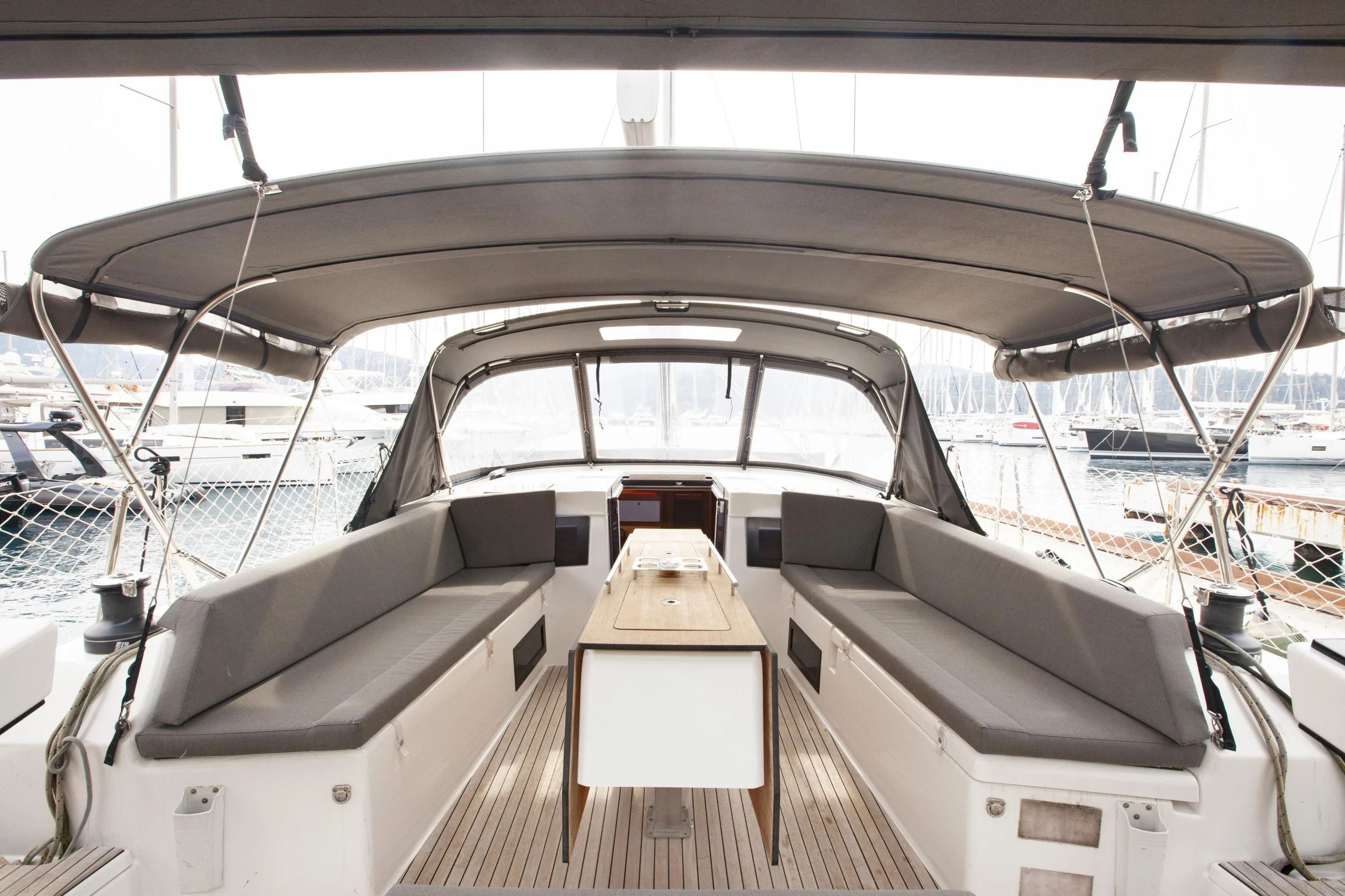 Dufour 470 (Sarpico) Cockpit - 7