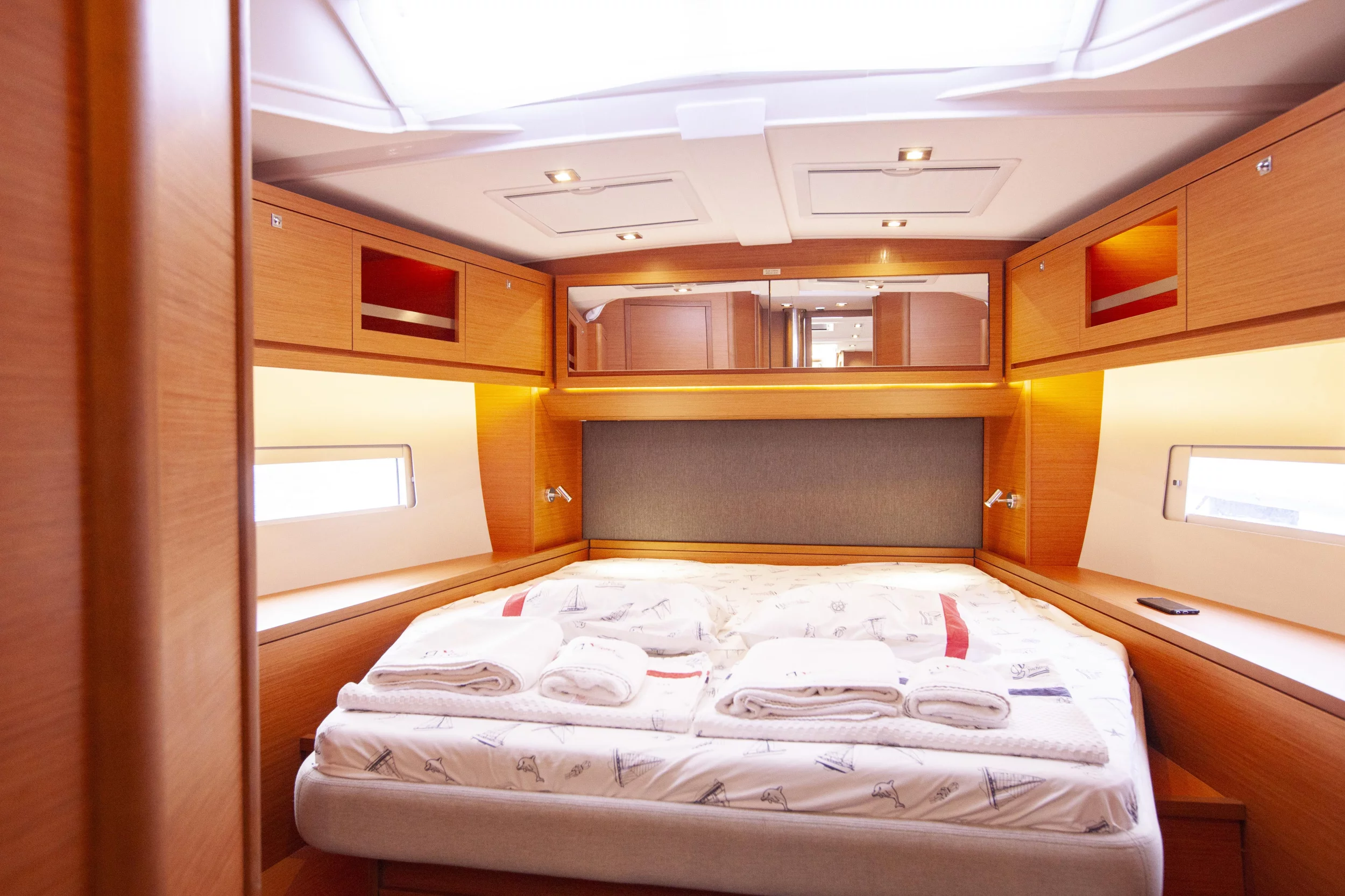 Dufour 470 (Sarpico) Front Cabin - 17