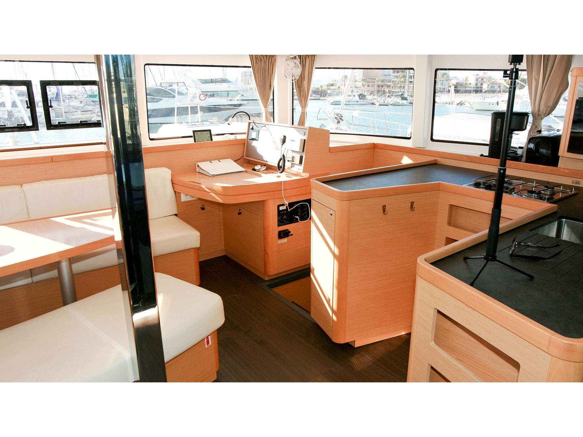 Photo #14 - Lagoon 42-4+2 12 Personen (Moonlight) in Palma - 11734