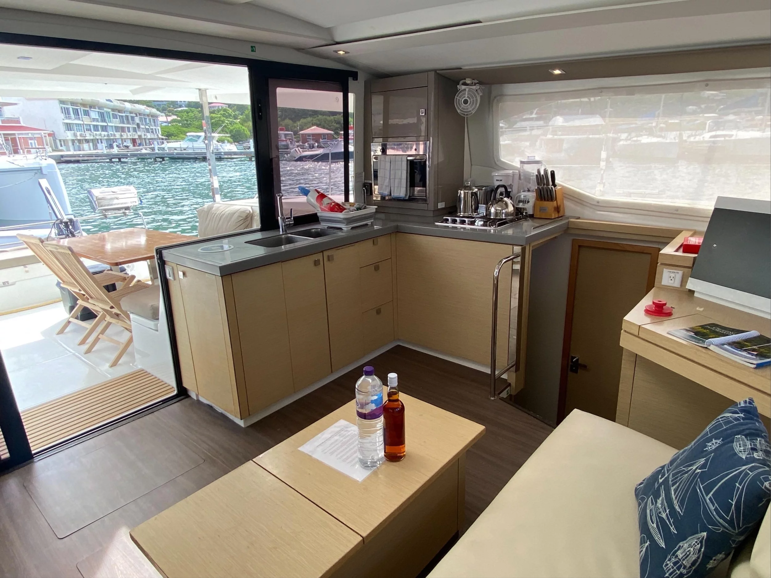 Fountaine Pajot Lucia 40 (Happy Ours) Interior image - 3