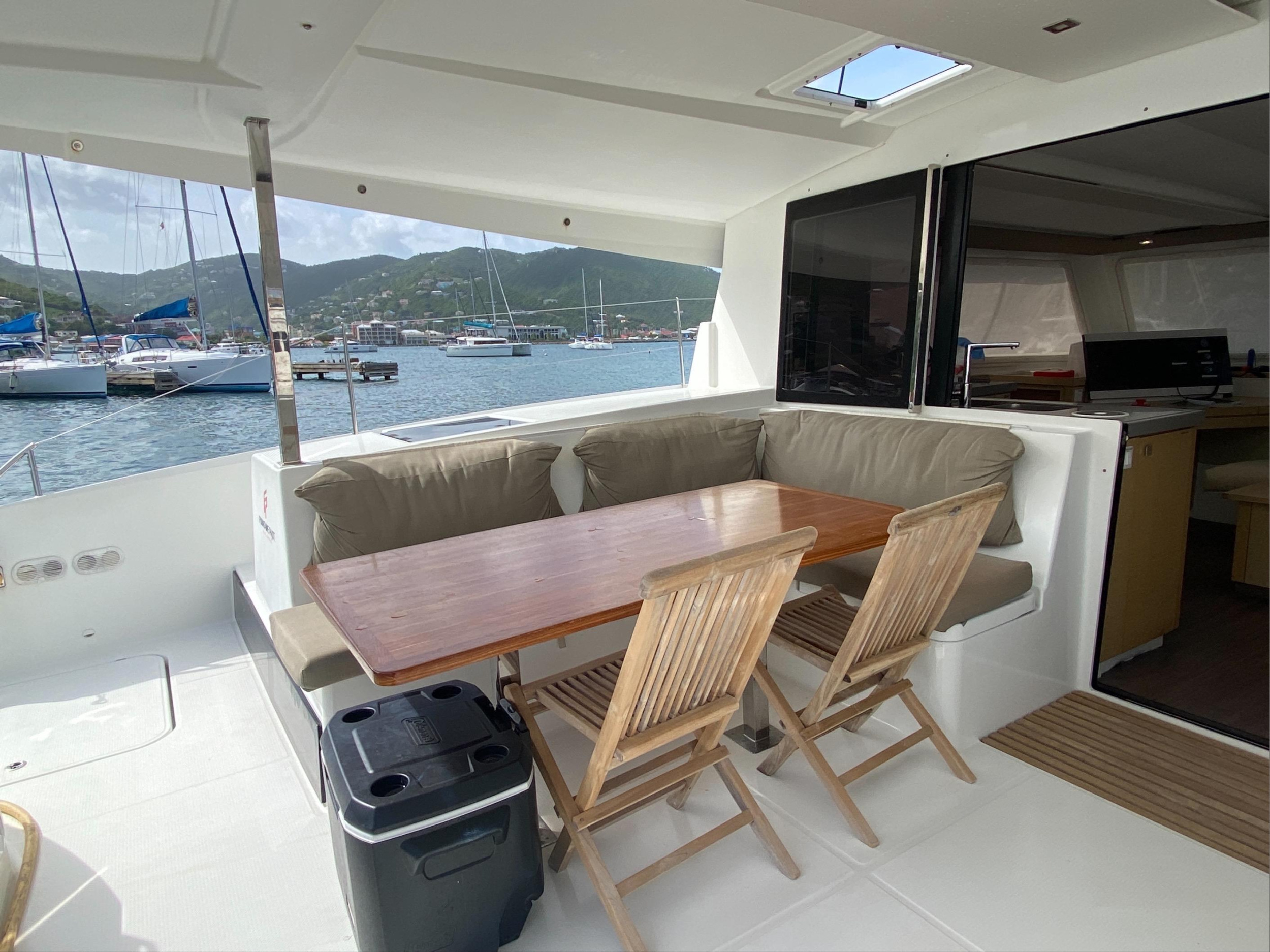 Photo #10 - Fountaine Pajot Lucia 40 (Happy Ours) en Road Town - 25435