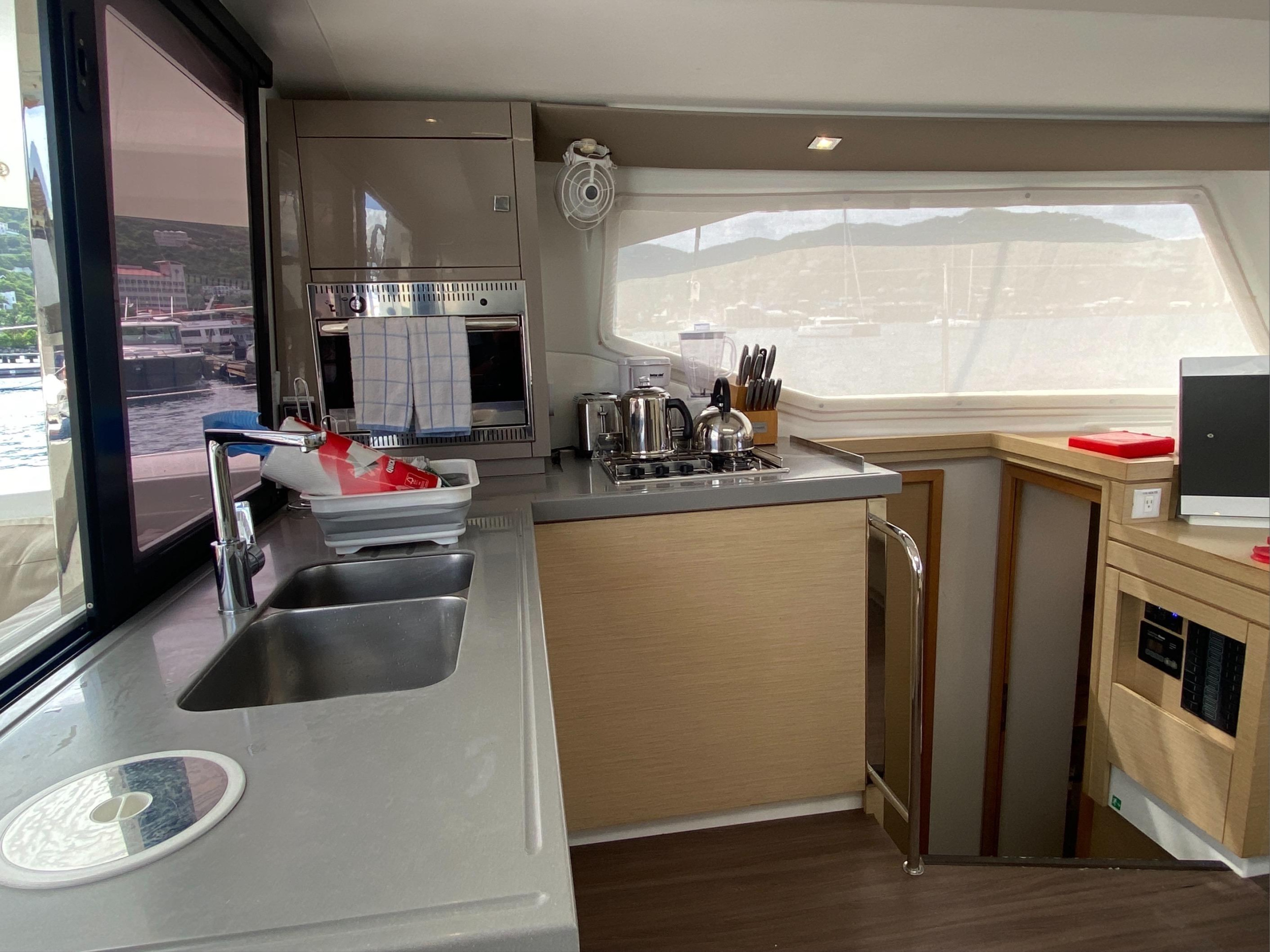 Photo #11 - Fountaine Pajot Lucia 40 (Happy Ours) en Road Town - 25435