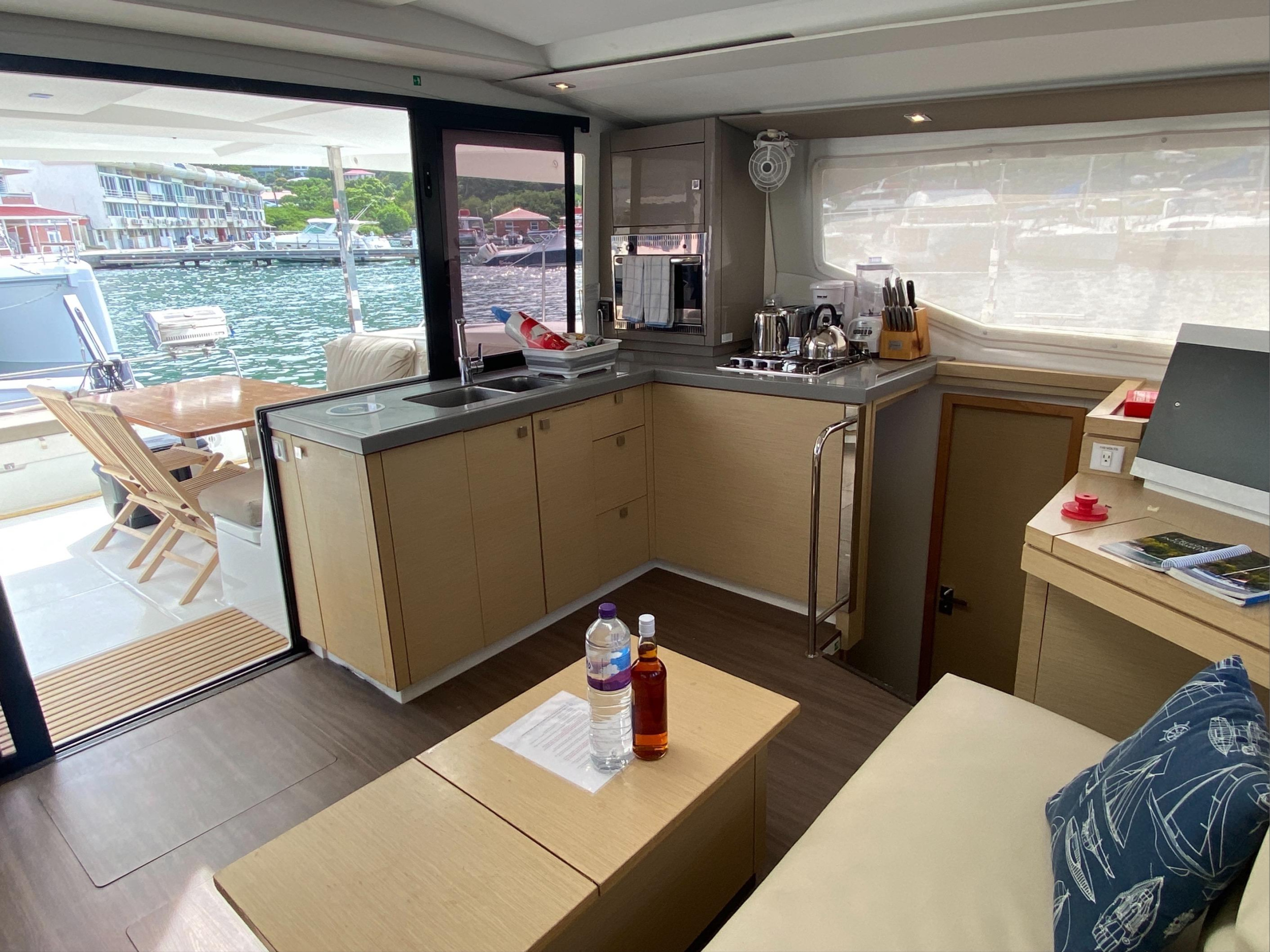 Photo #21 - Fountaine Pajot Lucia 40 (Happy Ours) en Road Town - 25435