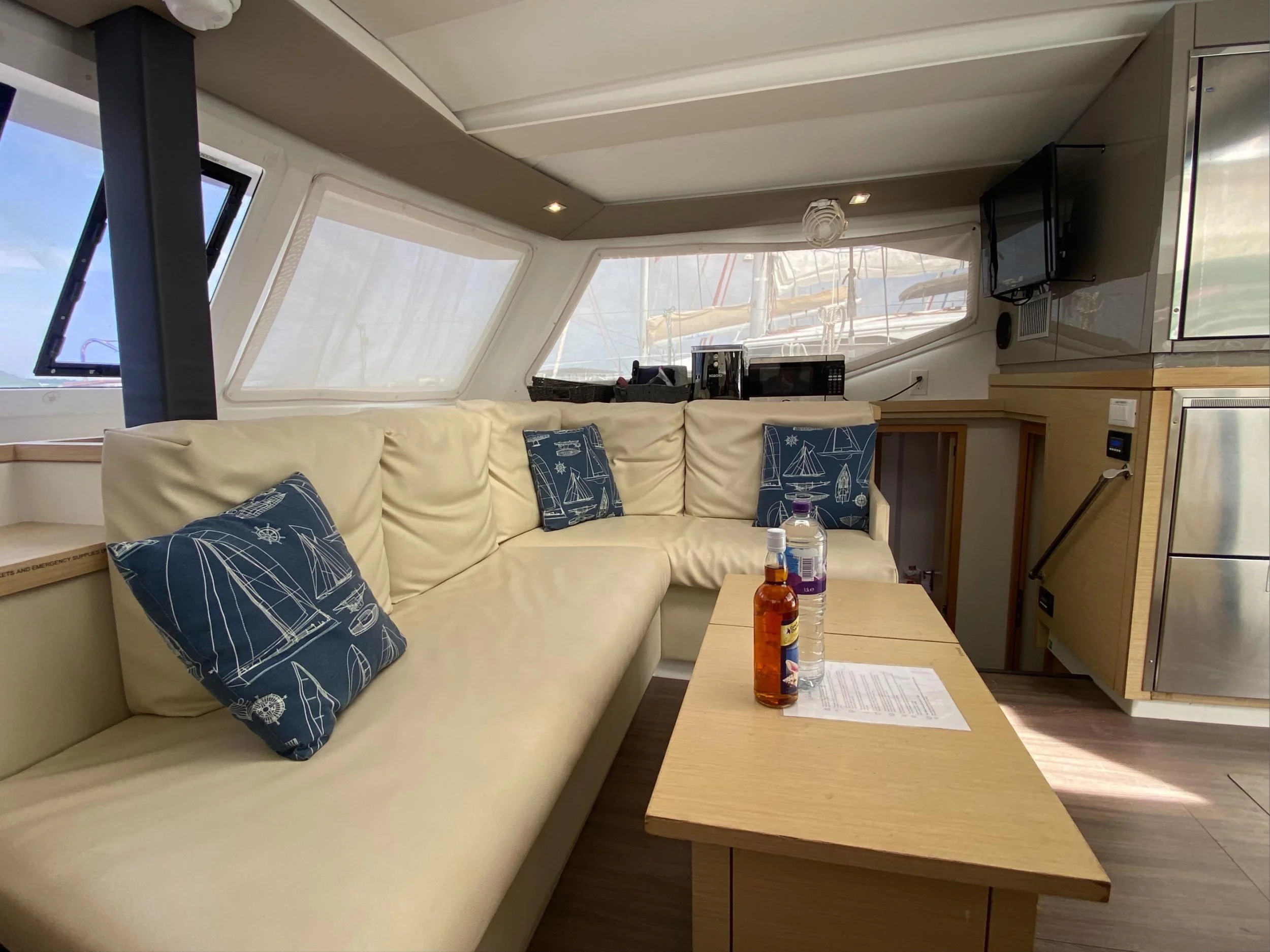 Fountaine Pajot Lucia 40 (Happy Ours)  - 22