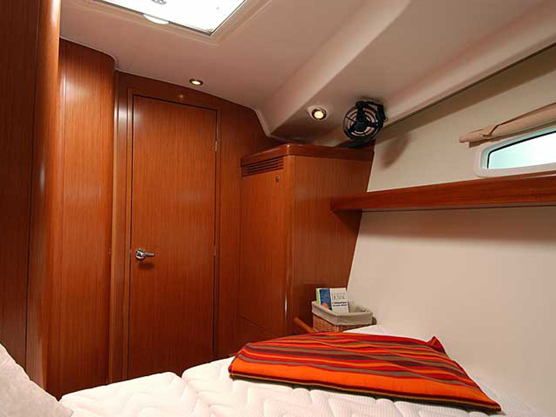 Photo #5 - Oceanis 43 (GOODBAR) in Portimao - 7028