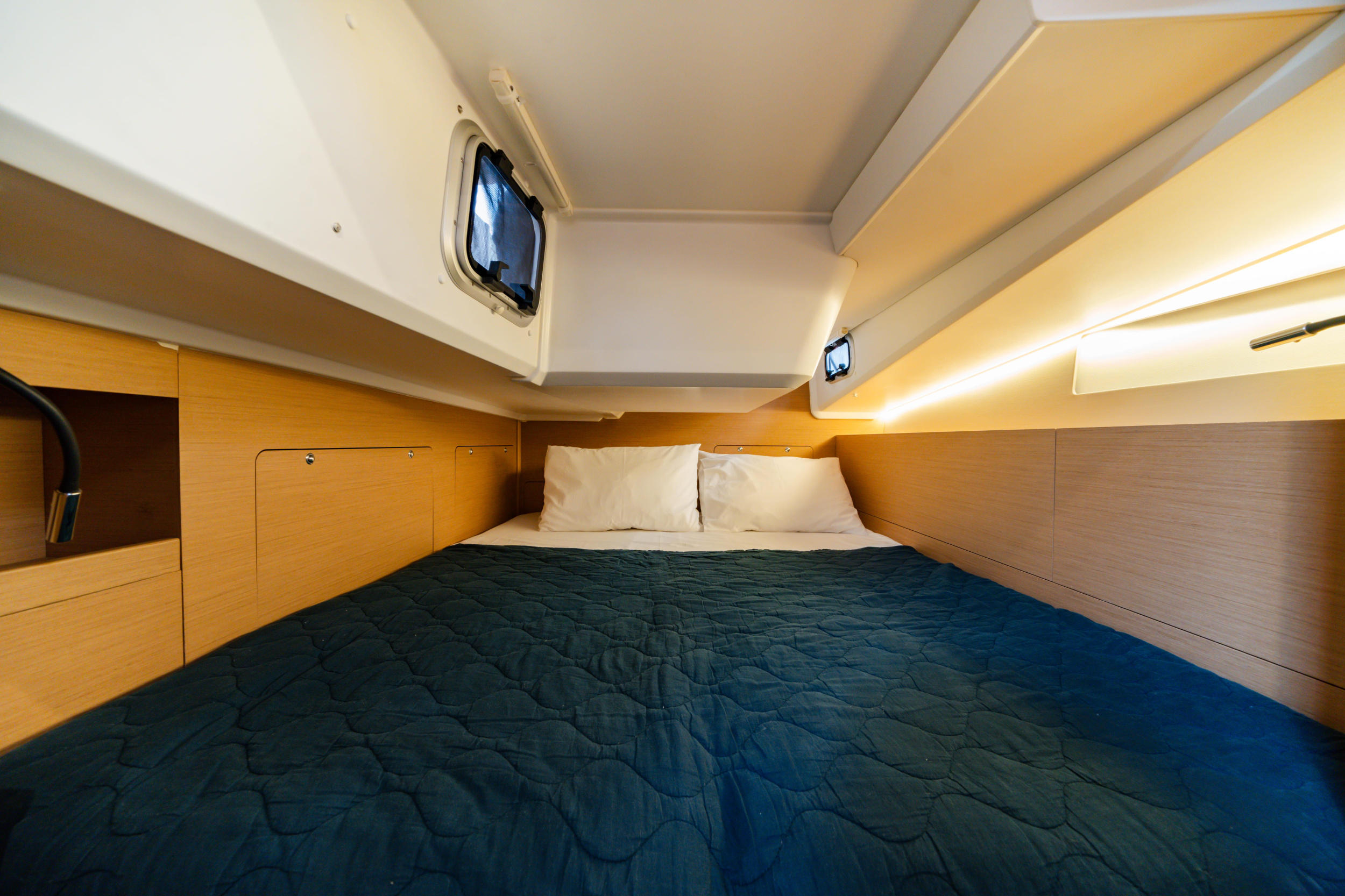 Photo #18 - Sun Odyssey 490 4 cabins (CALMA) in Athen - 18750