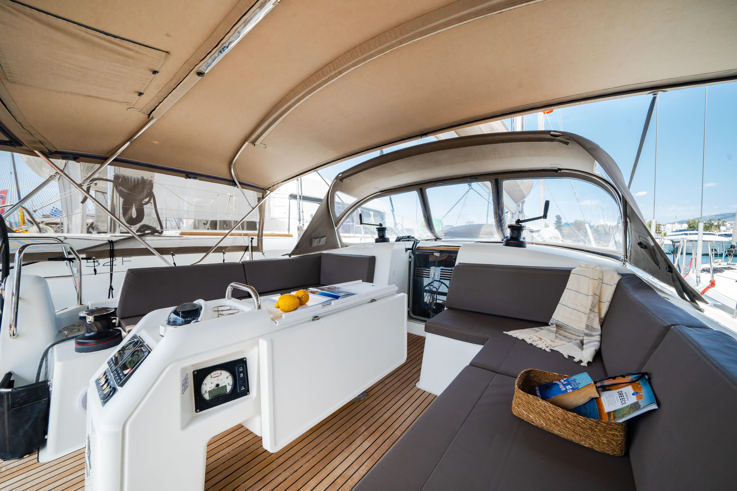 Photo #10 - Sun Odyssey 490 4 cabins (CALMA) in Athen - 18750