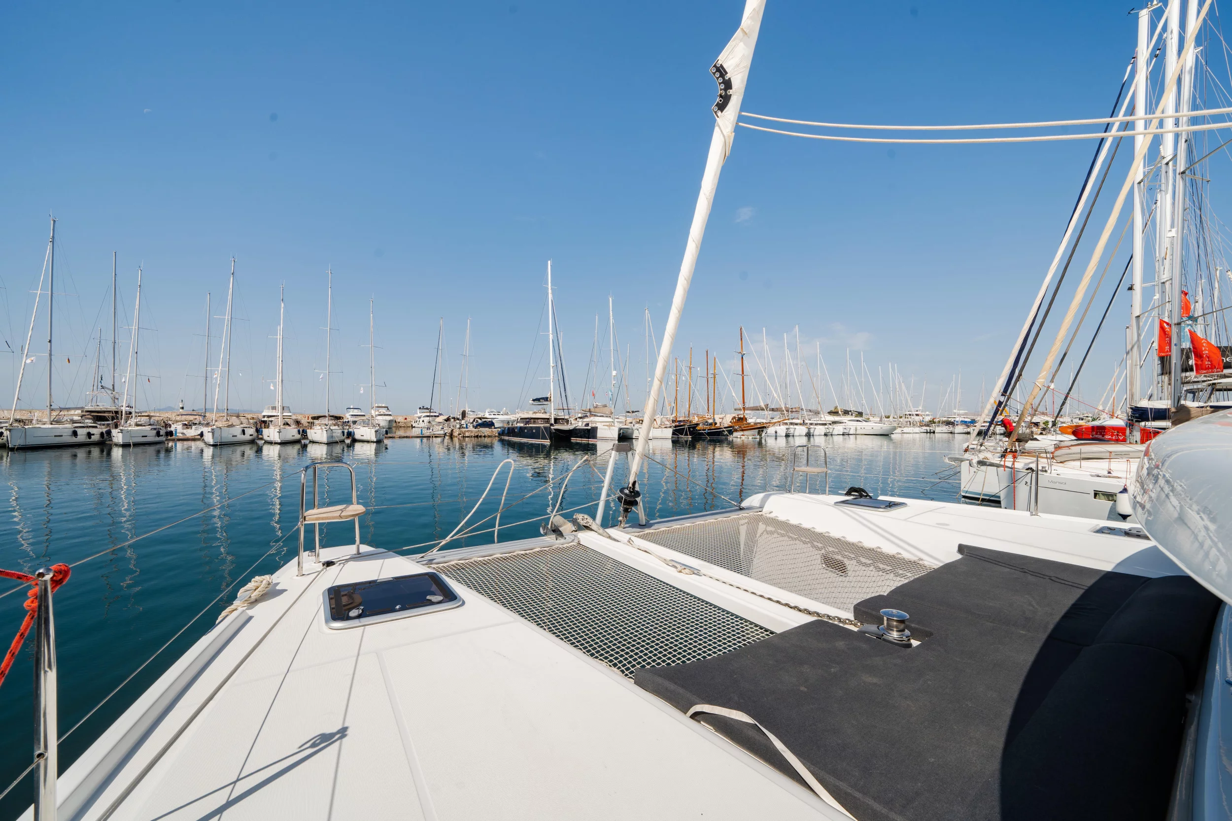 Lagoon 42 (4 Dbl / 2 singles 12) (CELENA V)  - 10