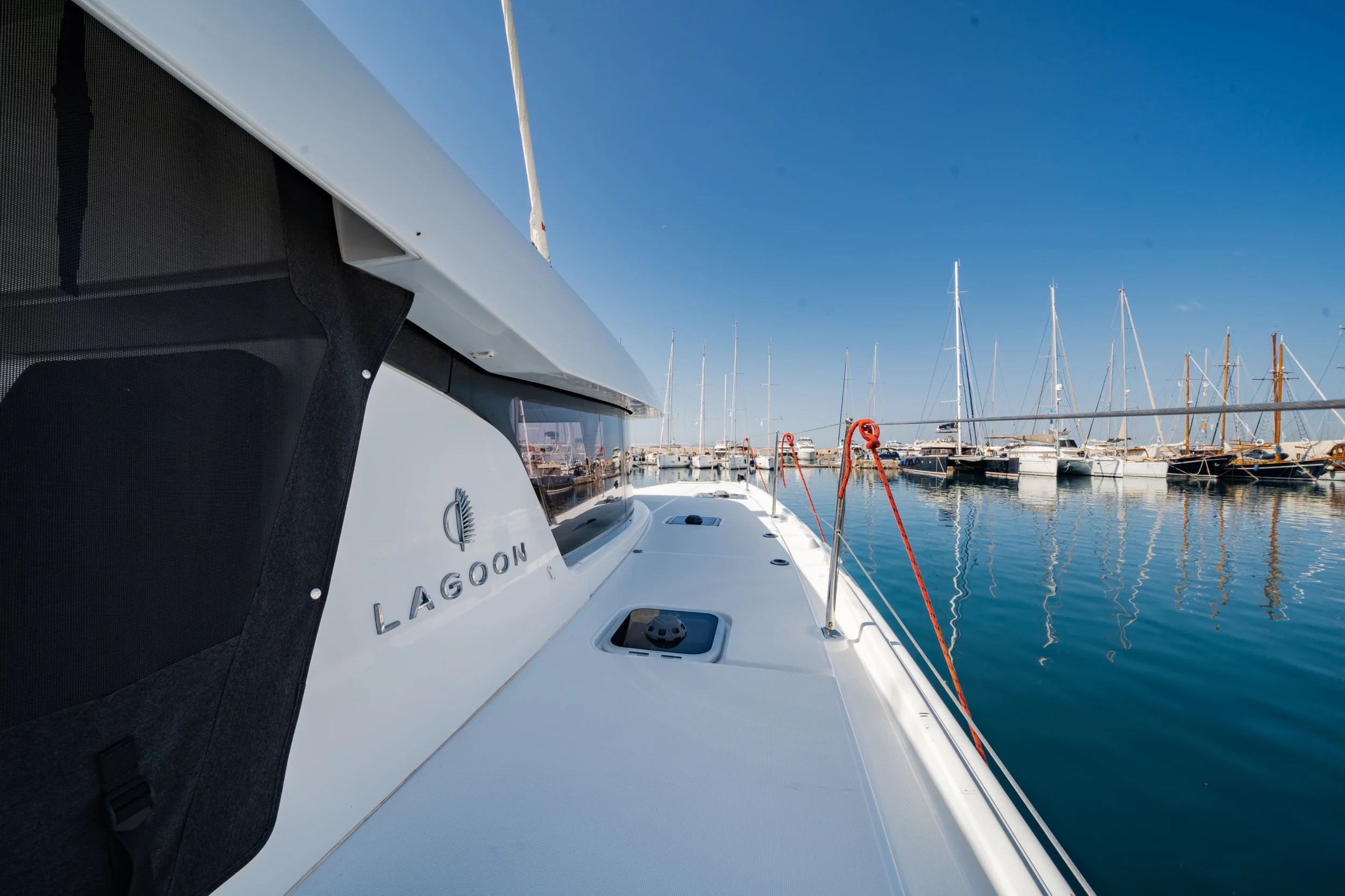 Lagoon 42 (4 Dbl / 2 singles 12) (CELENA V)  - 17