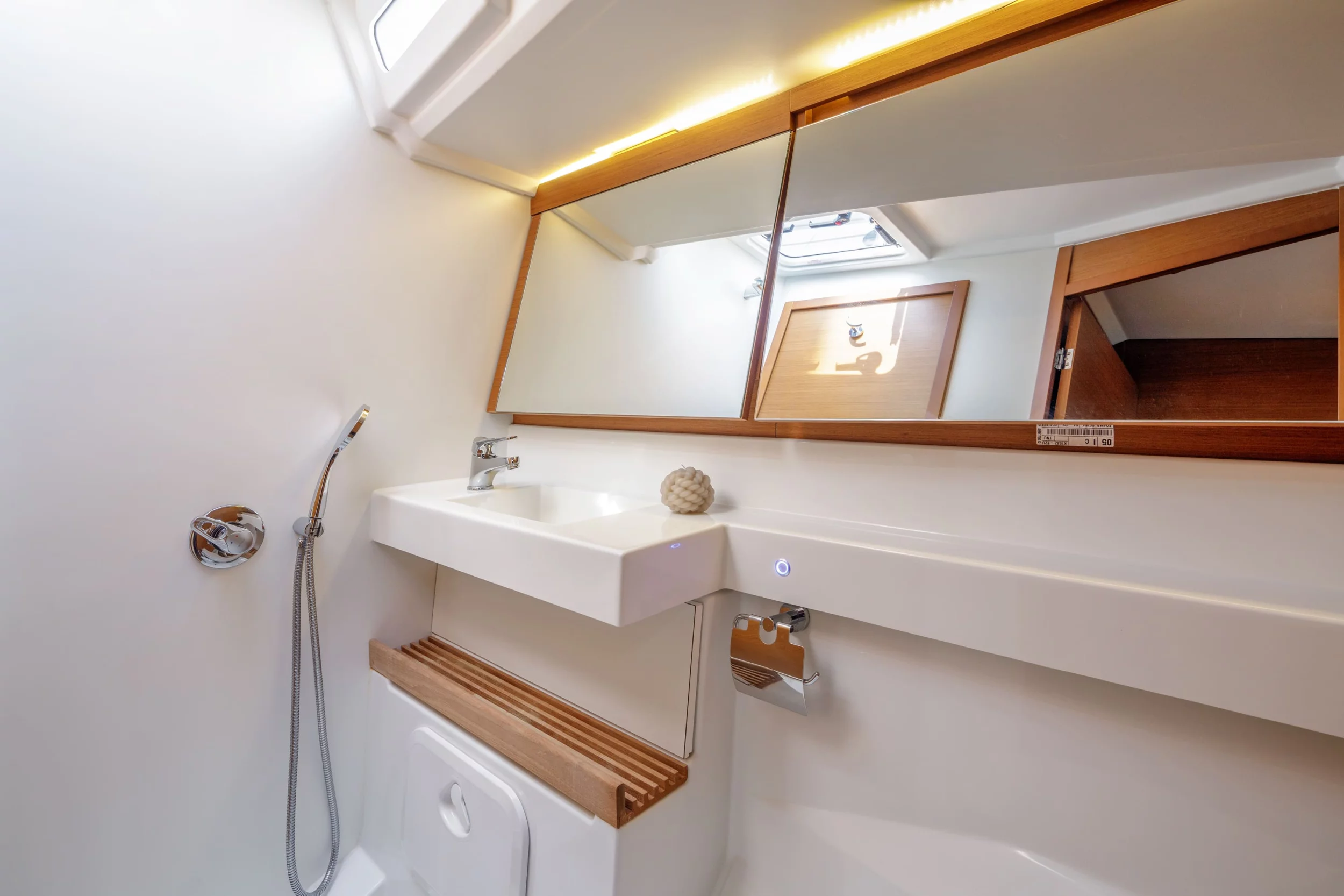 Sun Odyssey 440 (CRANE)  - 8