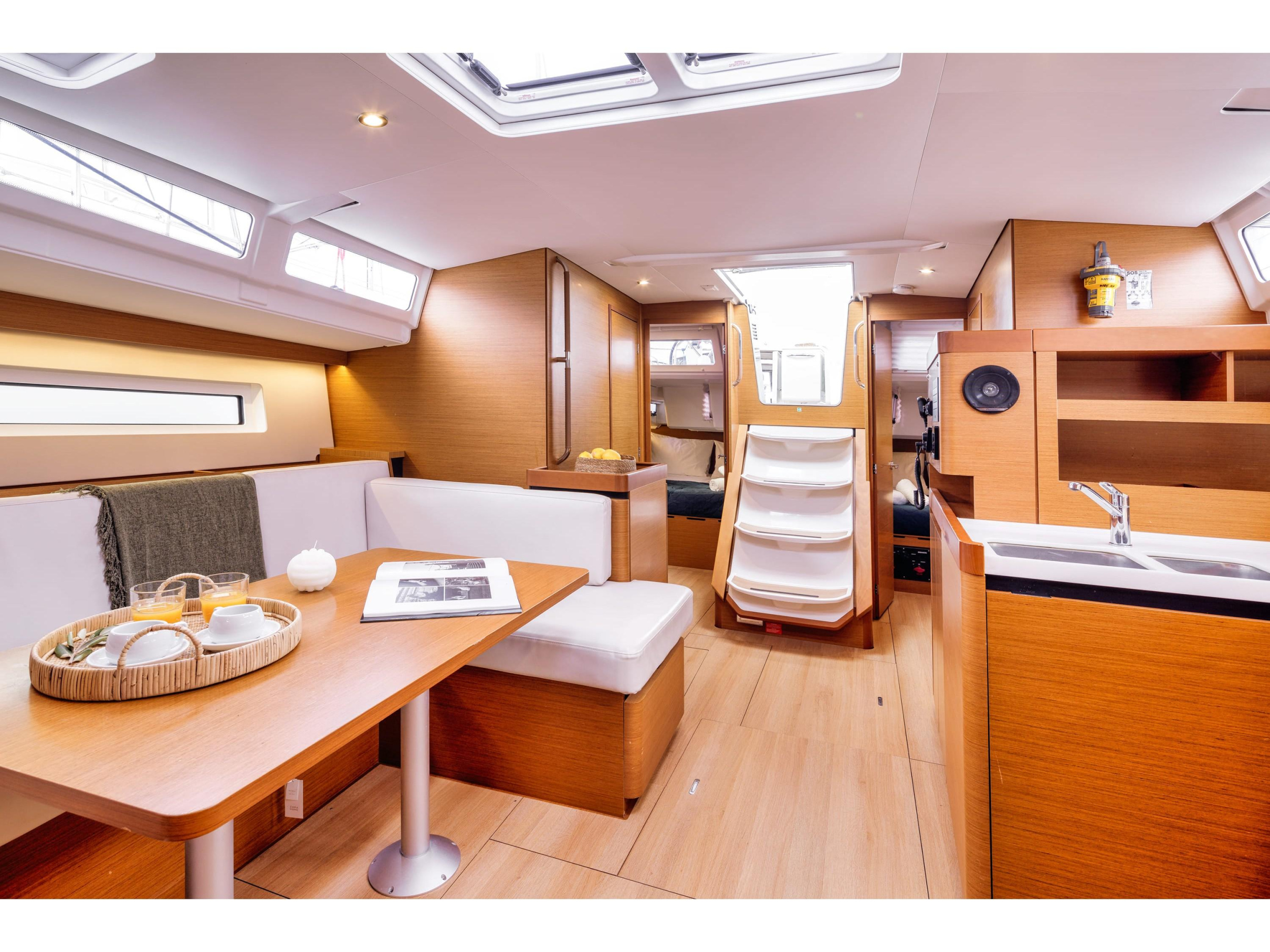 Photo #6 - Sun Odyssey 490 4 cabins (MARE MIA) in Paros - 24011