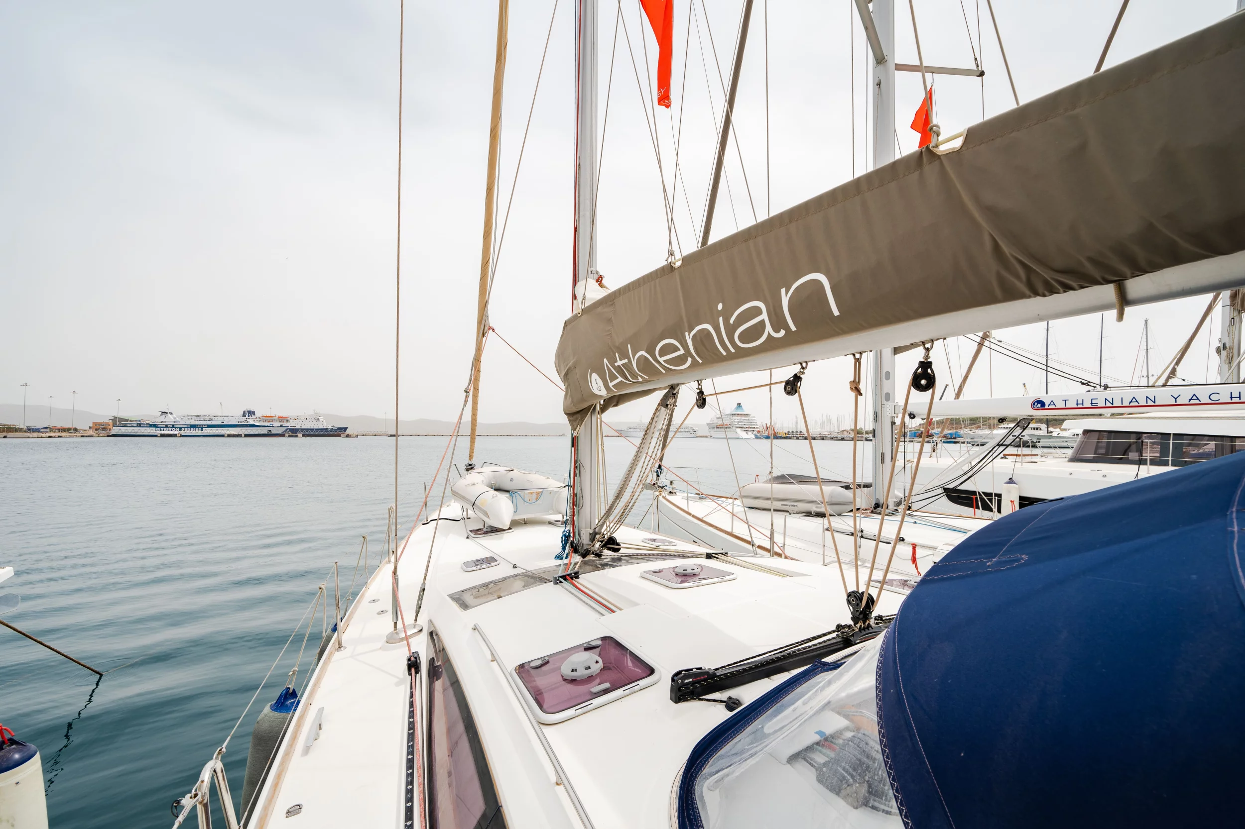Jeanneau 53 (6 cab) (REGINA V)  - 8