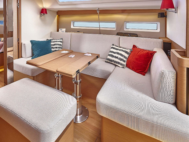 Photo #6 - Sun Odyssey 440 (Innovation) in Portimao - 7067