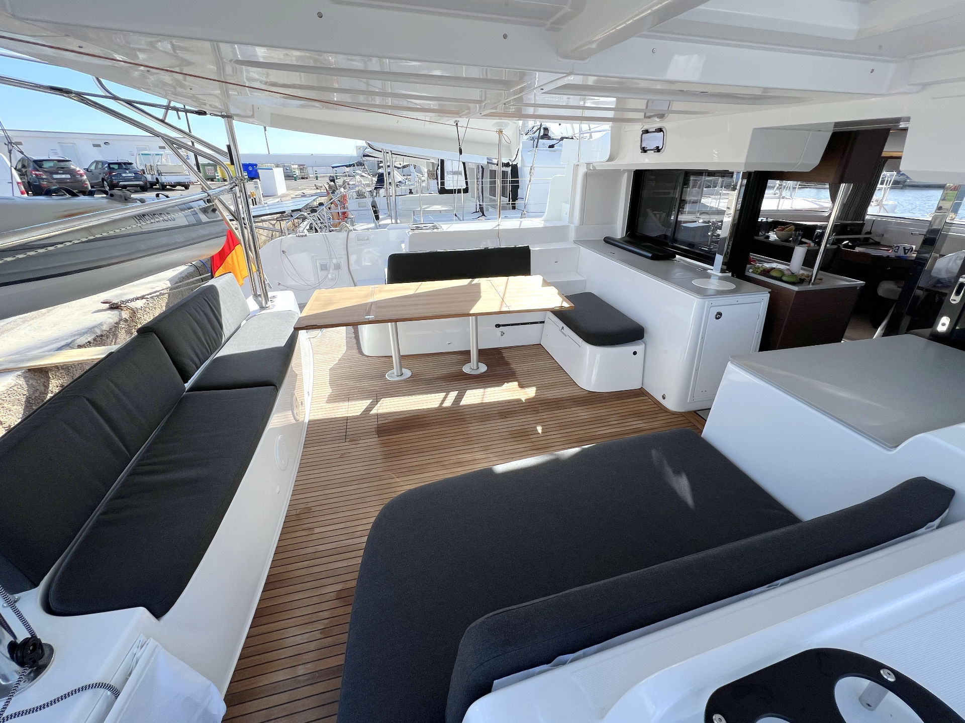 Photo #7 - Lagoon 46 (Voyager) in Palma - 7102