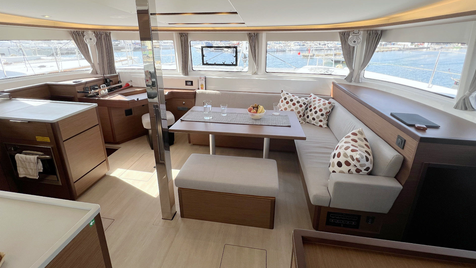 Photo #19 - Lagoon 46 (Voyager) in Palma - 7102