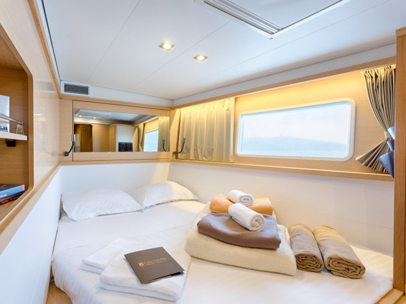 Photo #8 - Lagoon 450 F Luxury (BLUE BERRY) in Trogir - 6456