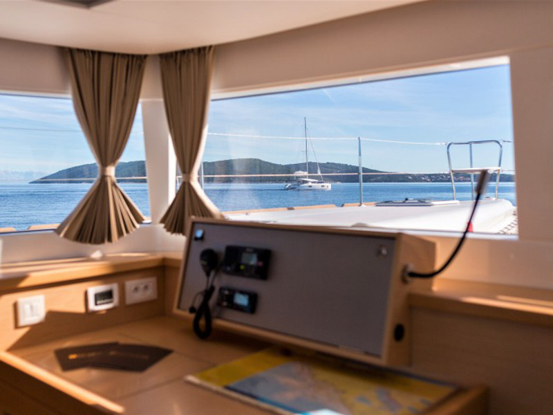 Photo #12 - Lagoon 450 F Luxury (BLUE BERRY) in Trogir - 6456