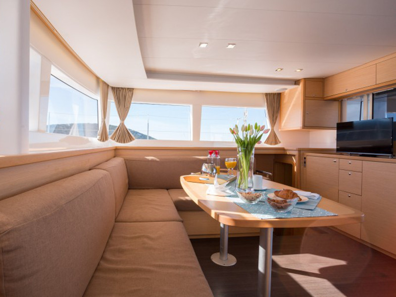 Photo #15 - Lagoon 450 F Luxury (BLUE BERRY) in Trogir - 6456