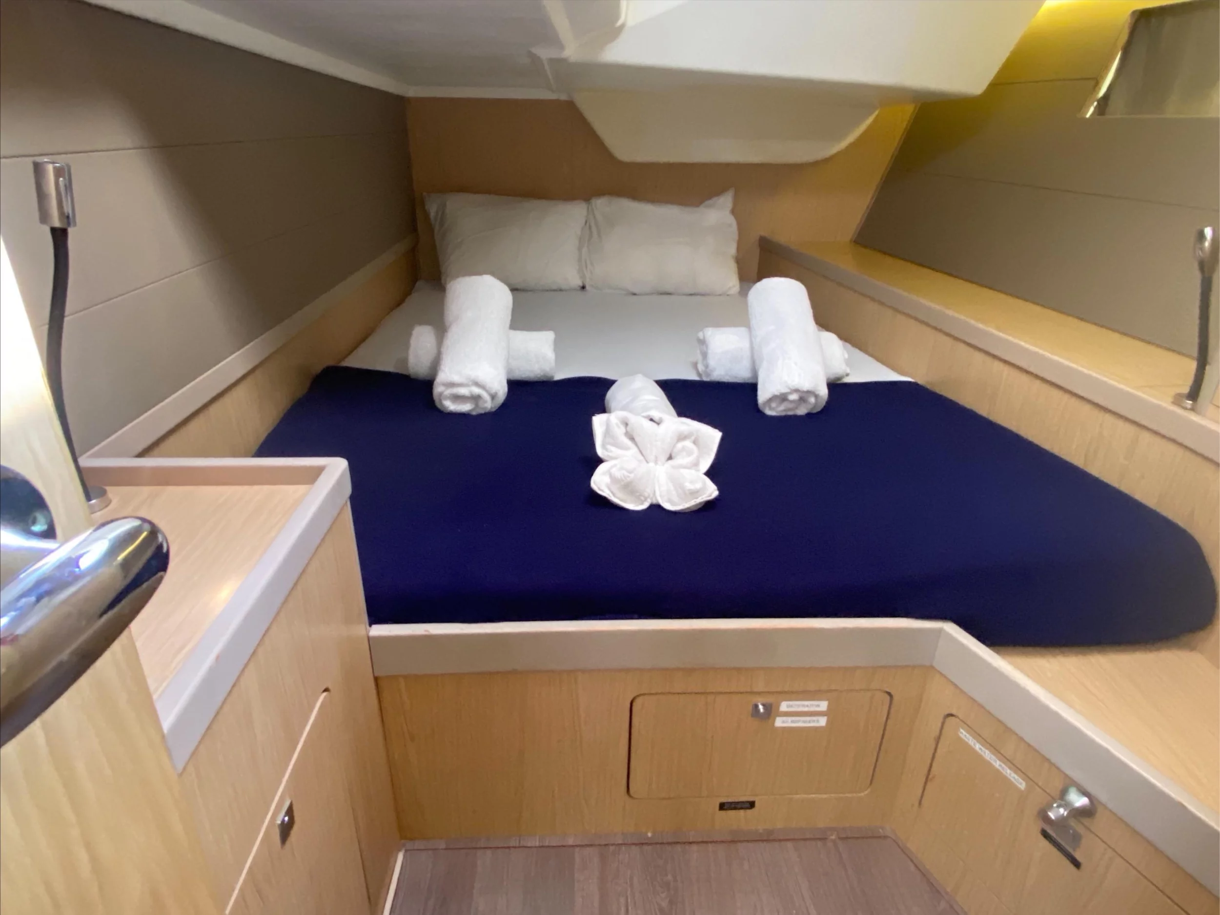 Beneteau Oceanis 48 (Owner's version) (Spirit of Adventure)  - 18