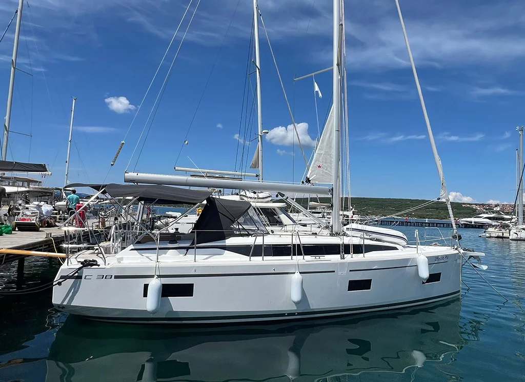 Bavaria C38 (OHANA)  - 35