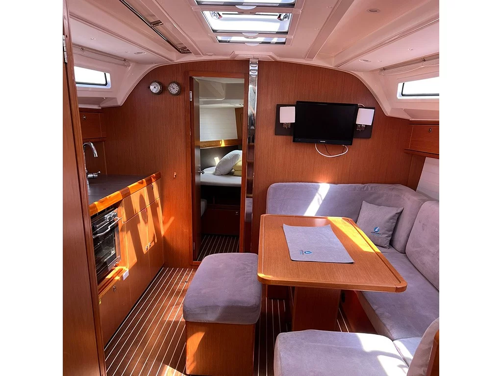 Bavaria Cruiser 41 (JAZZ) Interior image - 13