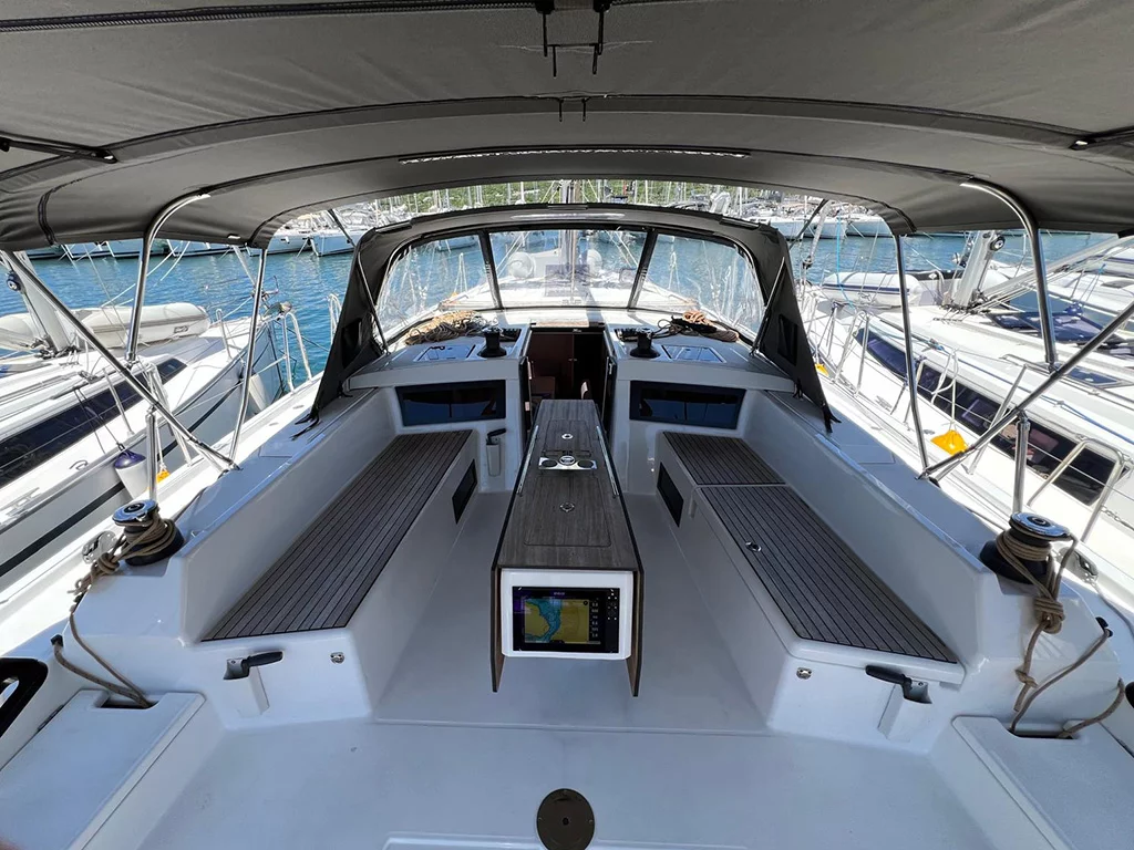 Dufour 470 - 5 cabins (DANCE)  - 38