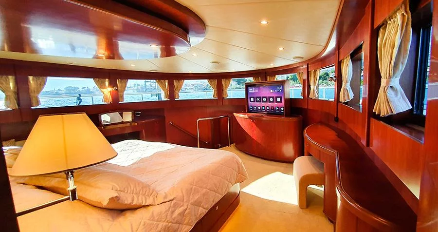 Johnson 87 (Johnson Baby) Johnson 87 Luxury yacht Cabin - 9