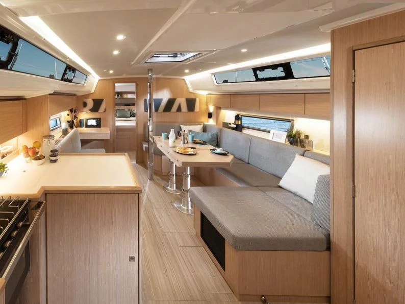 Bavaria C42 (Blackberry) Interior image - 2