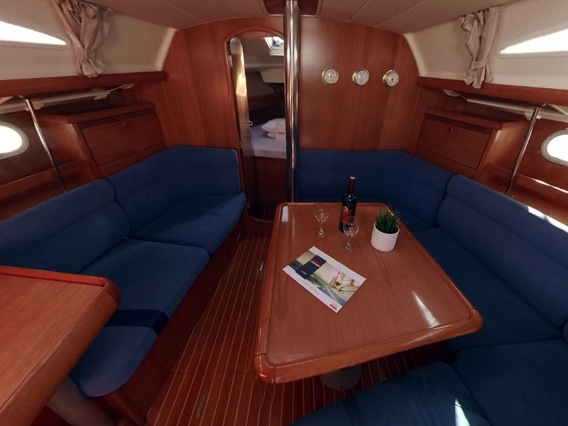 Photo #7 - Sun Odyssey 37 (SIPICA) en Murter - 11699