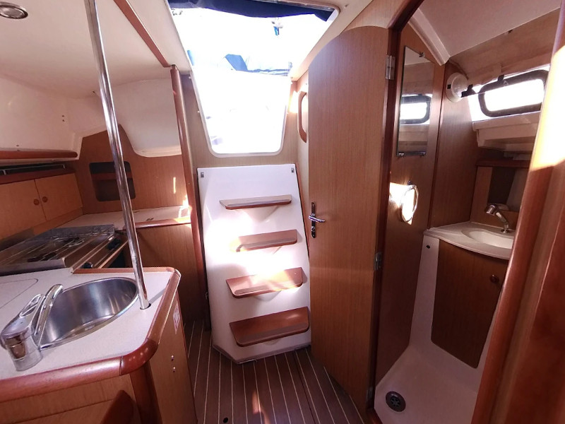 Photo #7 - Sun Odyssey 32i (RISTRETTO I) in Murter - 5416
