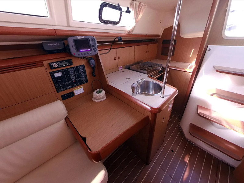 Photo #7 - Sun Odyssey 32i (RISTRETTO II) in Murter - 18099