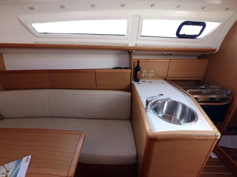 Photo #6 - Sun Odyssey 30i (ESPRESSO II) in Murter - 18104