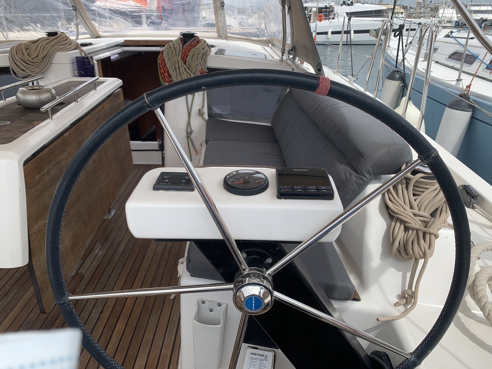 Photo #5 - Dufour 390 Grand Large (Barracuda) in Lavrion - 7995