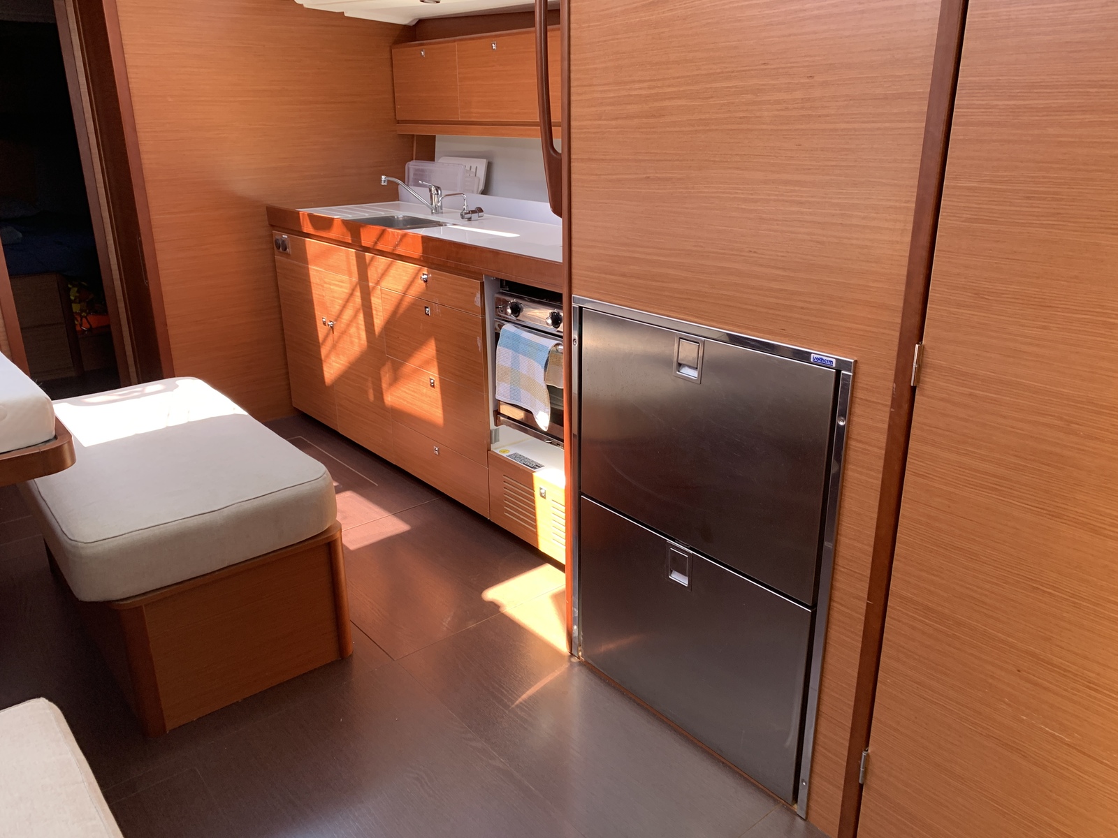 Photo #18 - Dufour 460 Grand Large (5-cab) (Salted Caramel) in Lavrion - 7992