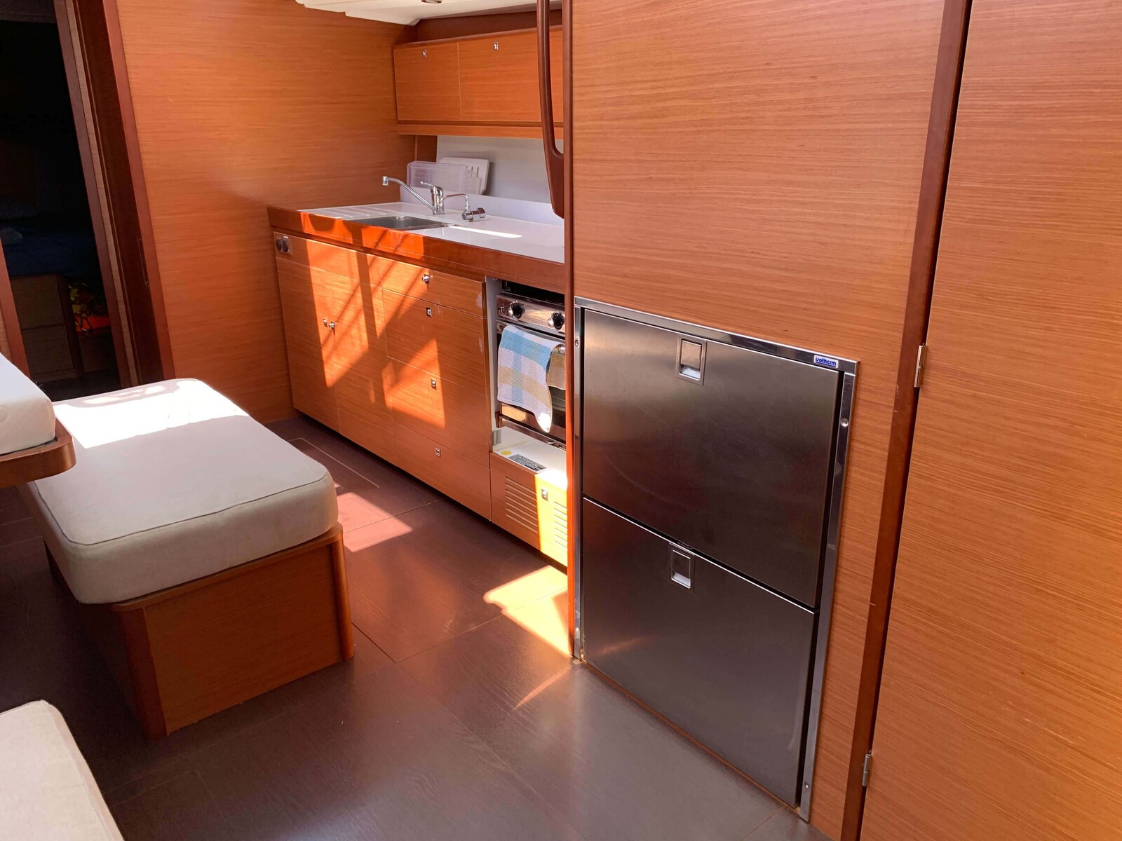 Photo #3 - Dufour 460 Grand Large (4-cab) (Vanilla Sky) in Lavrion - 7994
