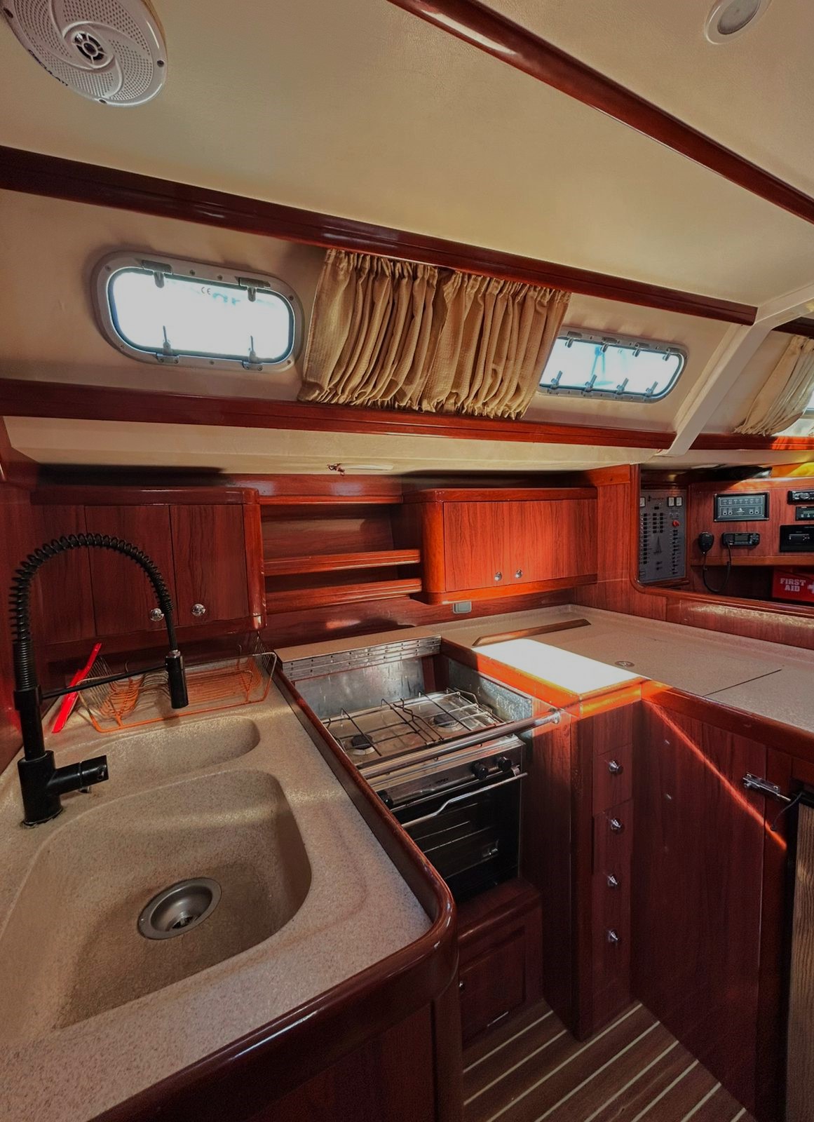 Photo #4 - Ocean Star 58.4- 6 cabins (Katerina (58.4)) in Athen - 24328