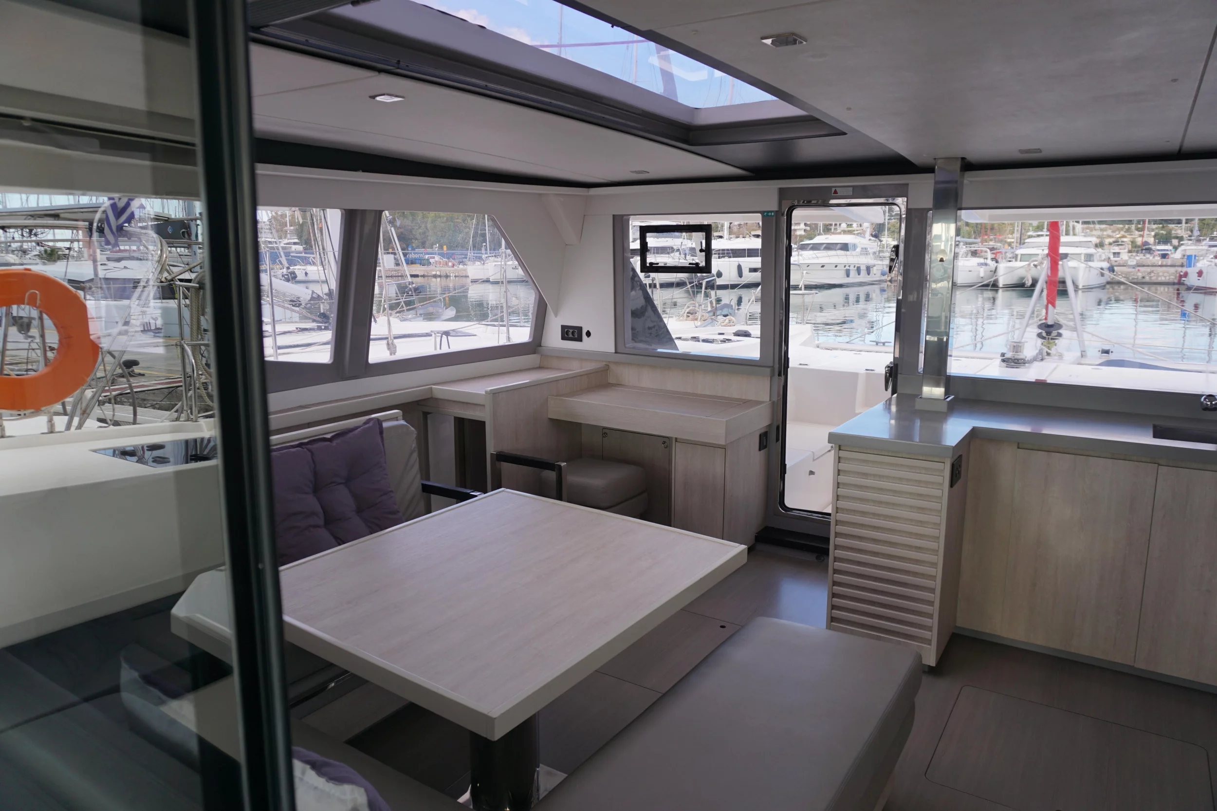 Leopard 45 (Marina)  - 20