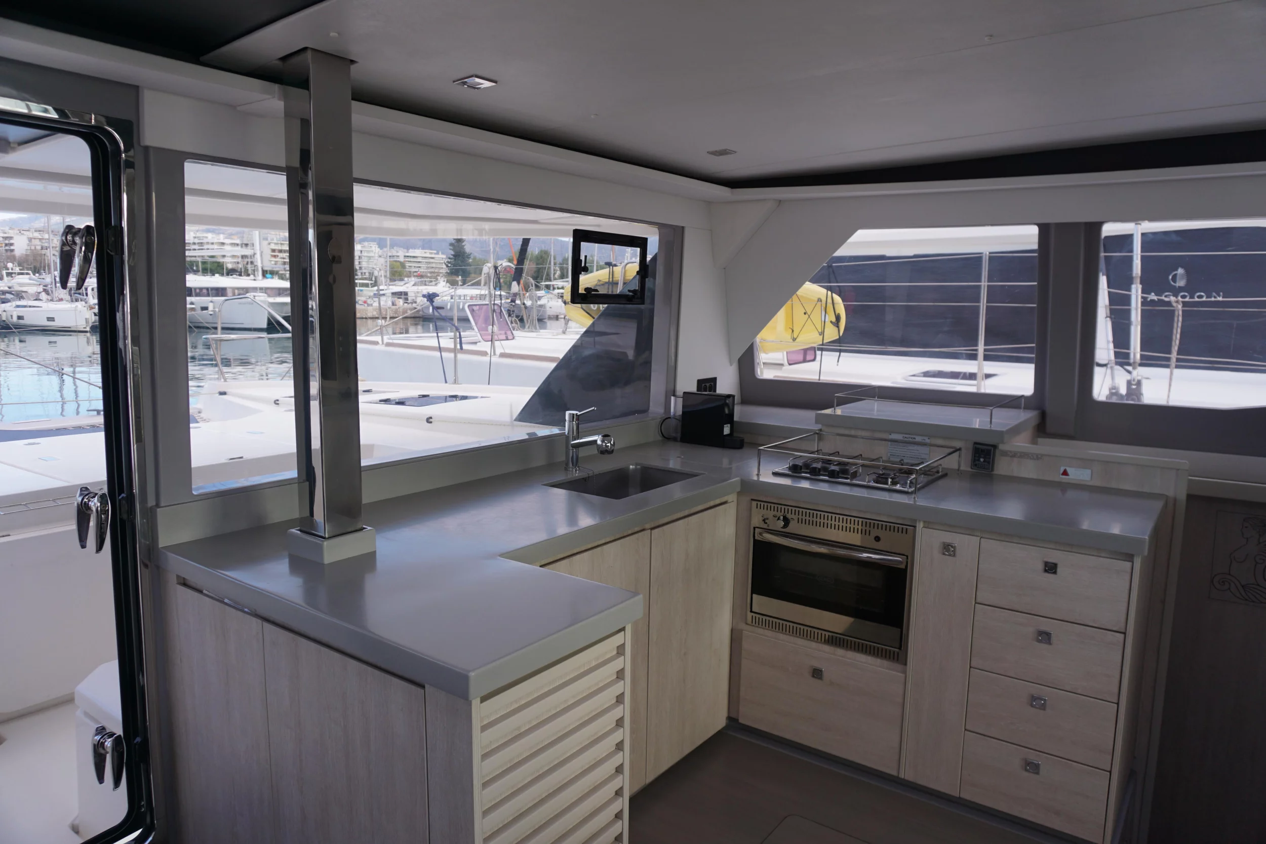 Leopard 45 (Marina)  - 27