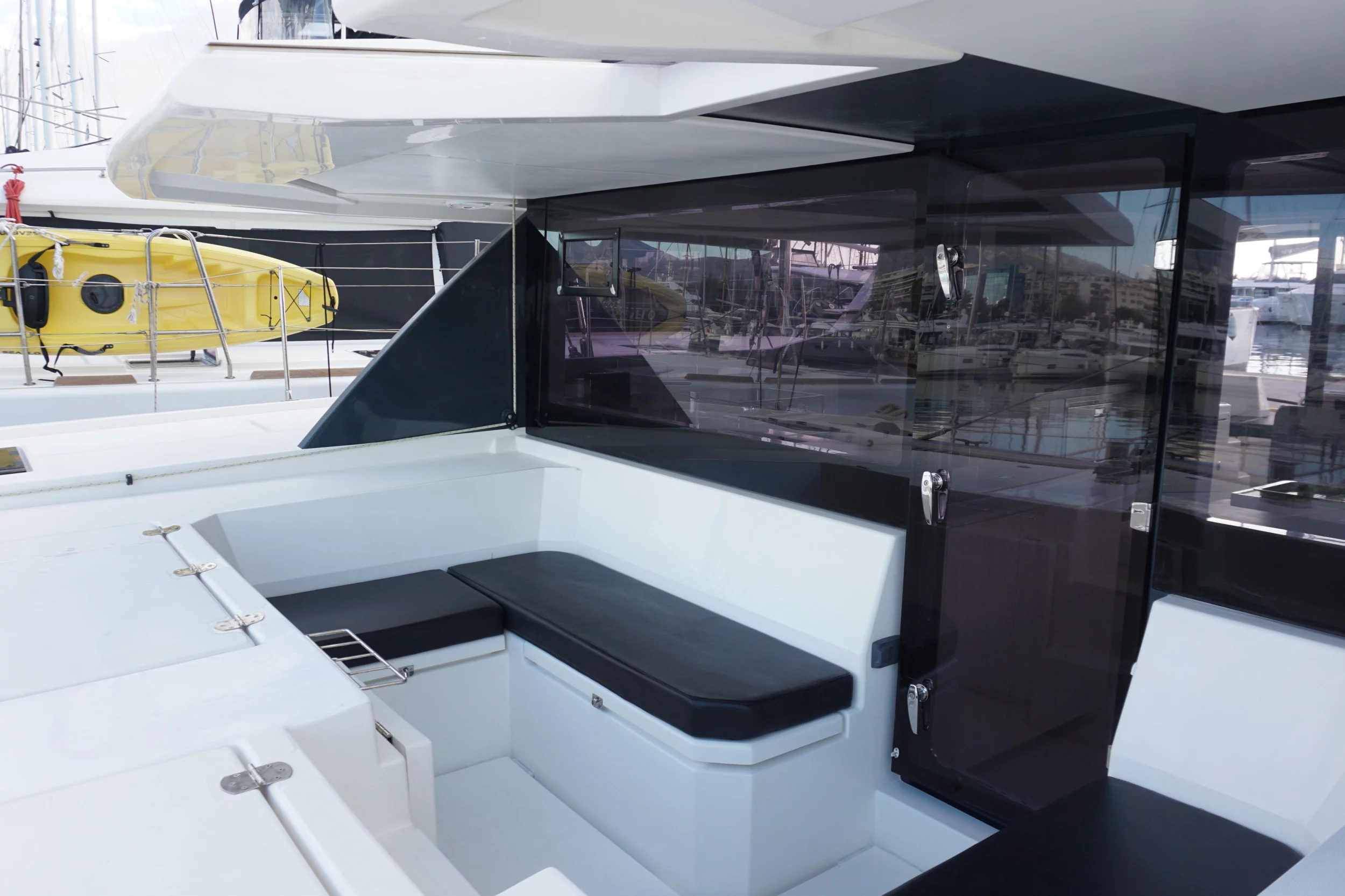 Leopard 45 (Marina)  - 17