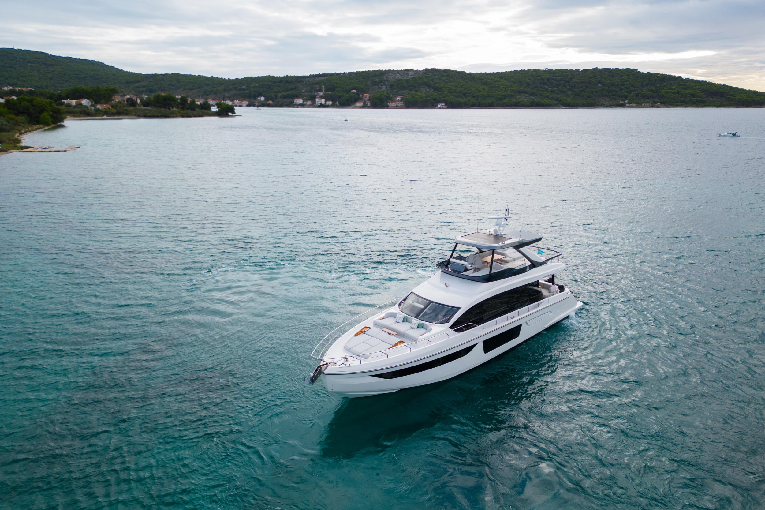 Photo #5 - Azimut 68 Fly (DONNA) in Sibenik - 19644