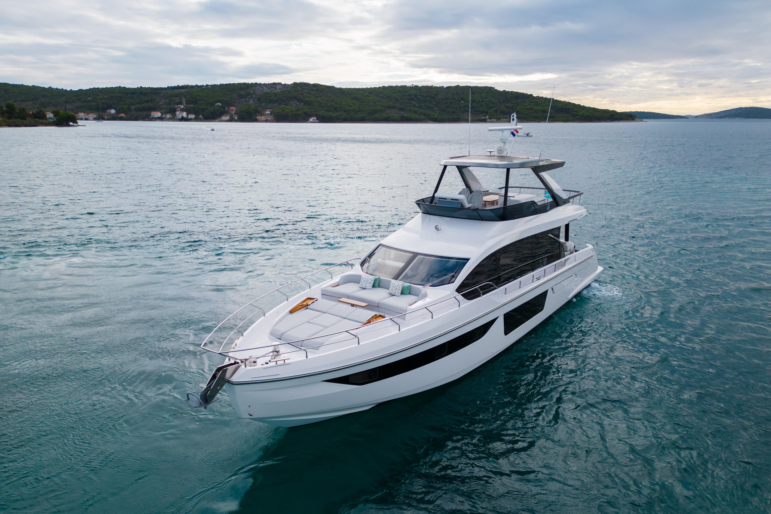Photo #40 - Azimut 68 Fly (DONNA) in Sibenik - 19644