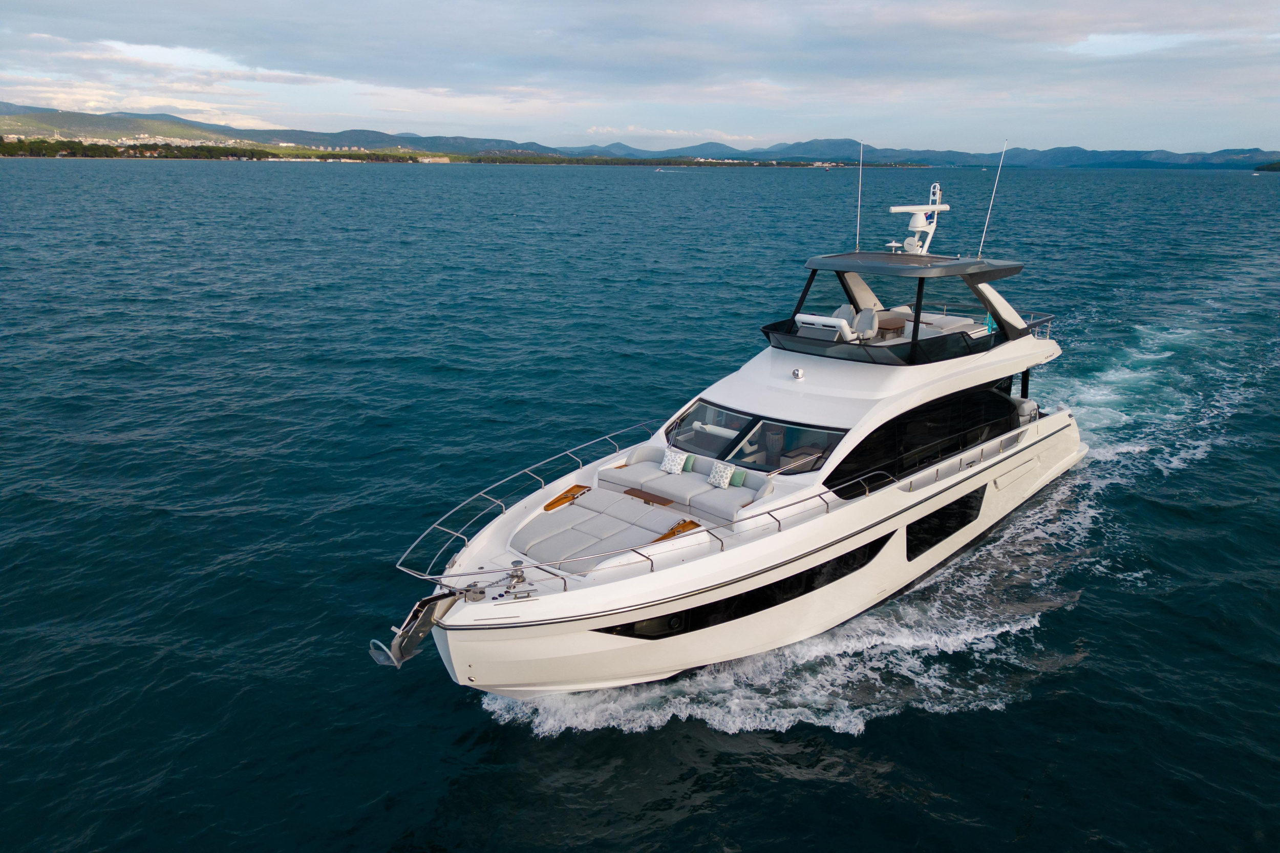Photo #25 - Azimut 68 Fly (DONNA) in Sibenik - 19644