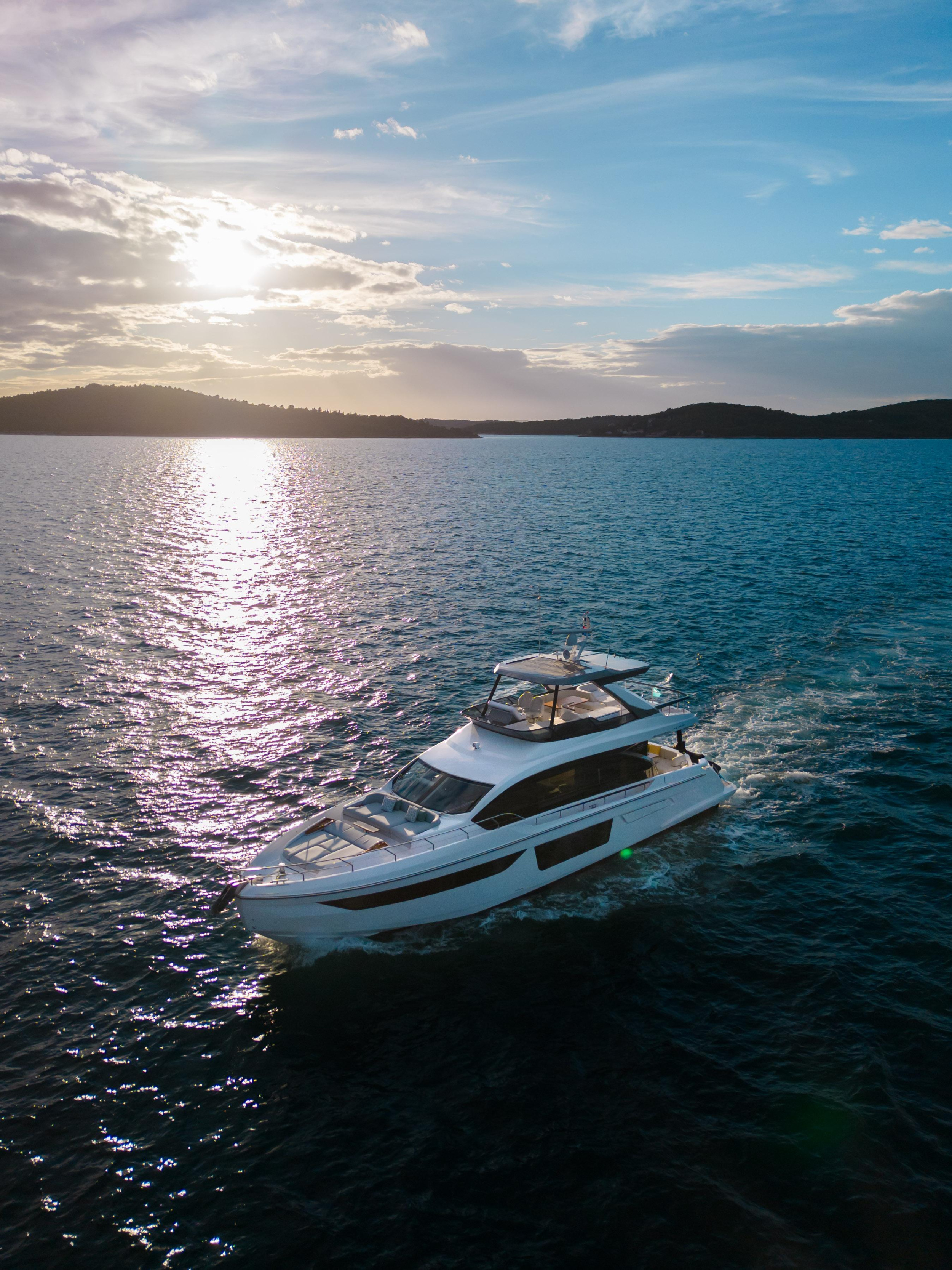Photo #17 - Azimut 68 Fly (DONNA) in Sibenik - 19644