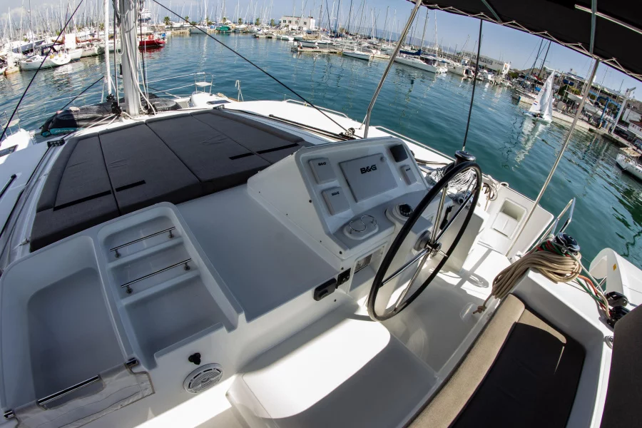 Lagoon 450 (2016) equipped with generator, A/C (sa (SMILE I)  - 19