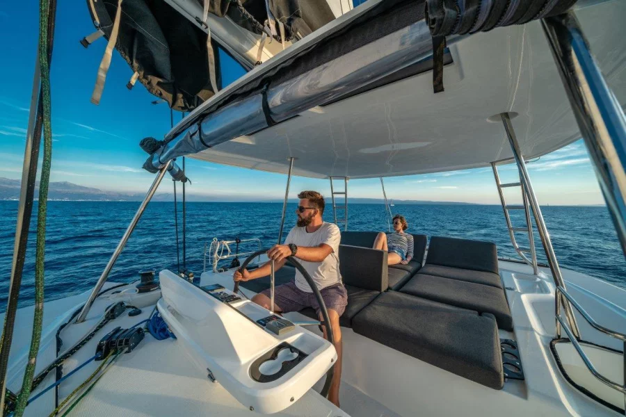 Lagoon 50 (2018)equipped with airconditioning (sal (CAPTAIN MORGAN)  - 5