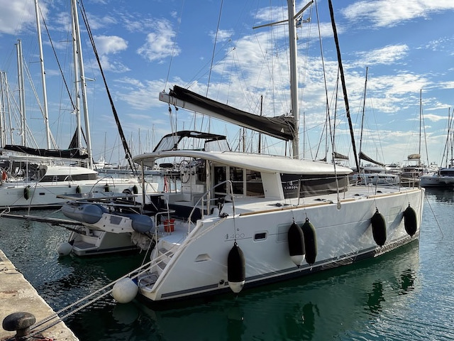 Photo #1 - Lagoon 400 S2 (Stefania) in Athen - 6856