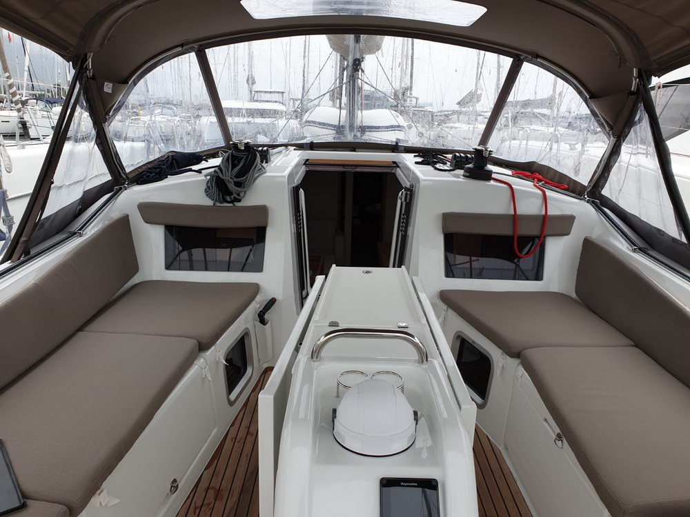 Photo #6 - Sun Odyssey 410 (Jutisa) in Kastela - 3734