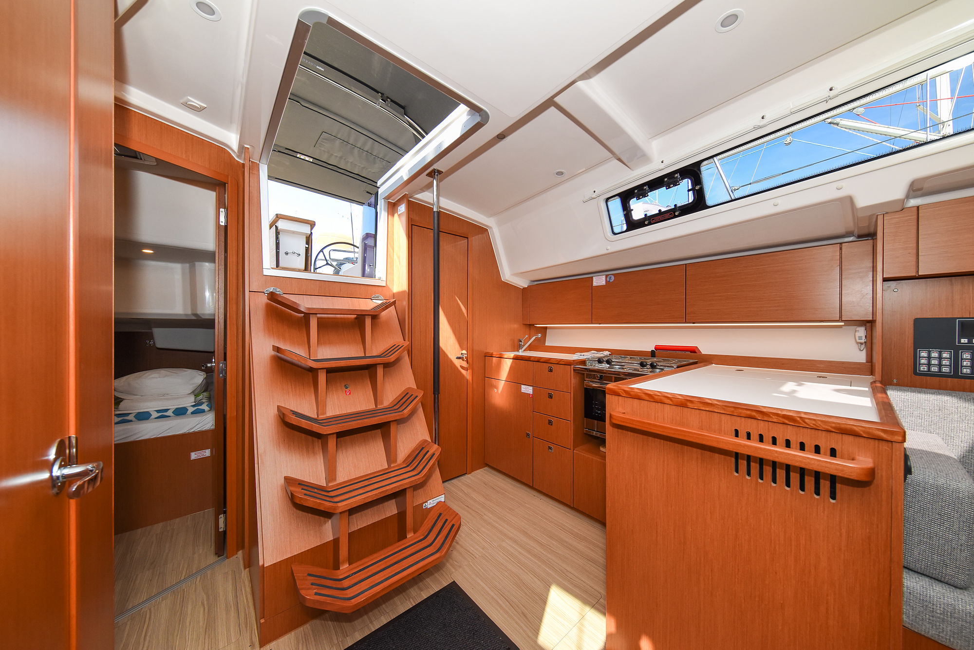 Photo #25 - Bavaria C38 (SEA CLOUD) en Zadar - 18196